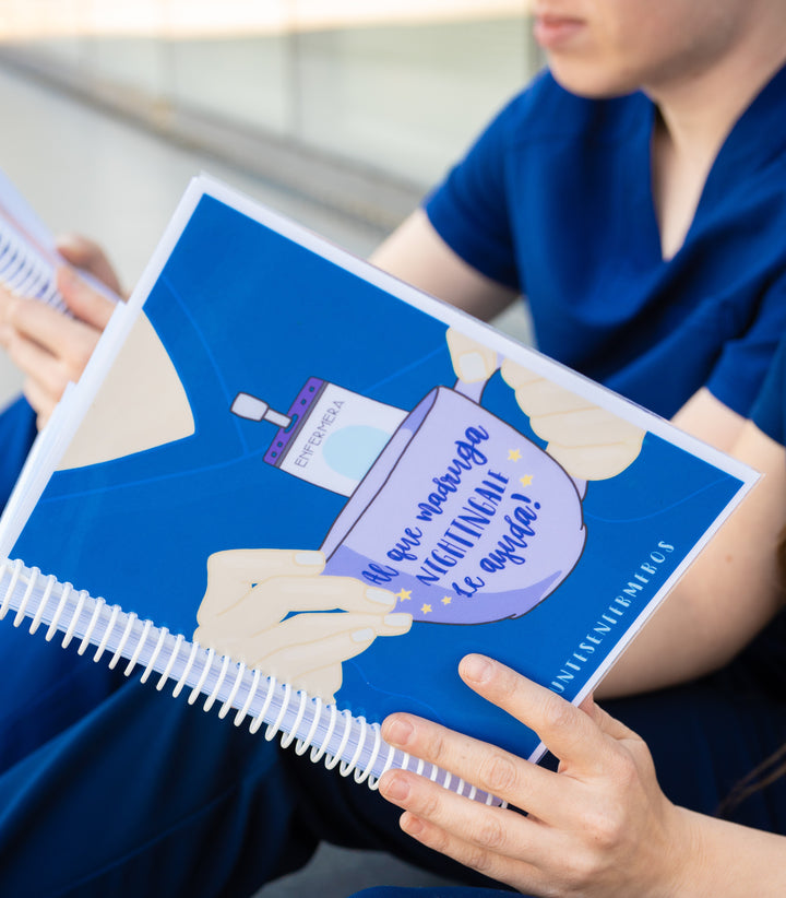 Libro al que madruga NIGHTINGALE le ayuda