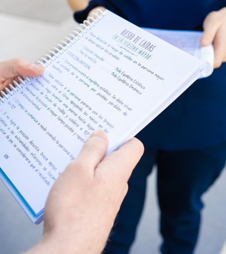 Libro al que madruga NIGHTINGALE le ayuda